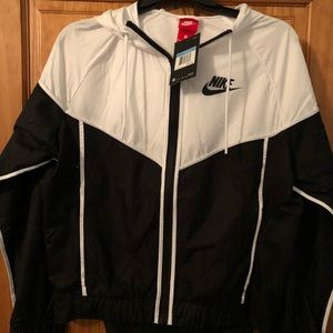 Nike Wind Breaker NEVER WORN WITH TAGS